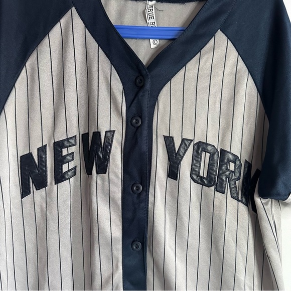 TRUE ROCK New York MLB Jersey, Grey/Blue, Sz L, Short Sleeve, Button Front, EUC - Picture 2 of 10